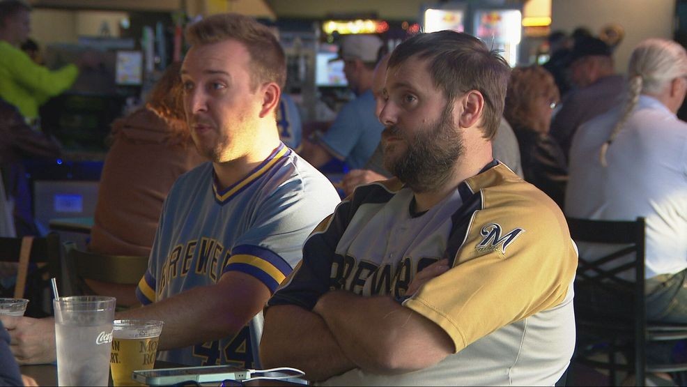 Brewers fans show World Series excitement at Stadium View — Fox 11 Green Bay Local, Boston Sports news