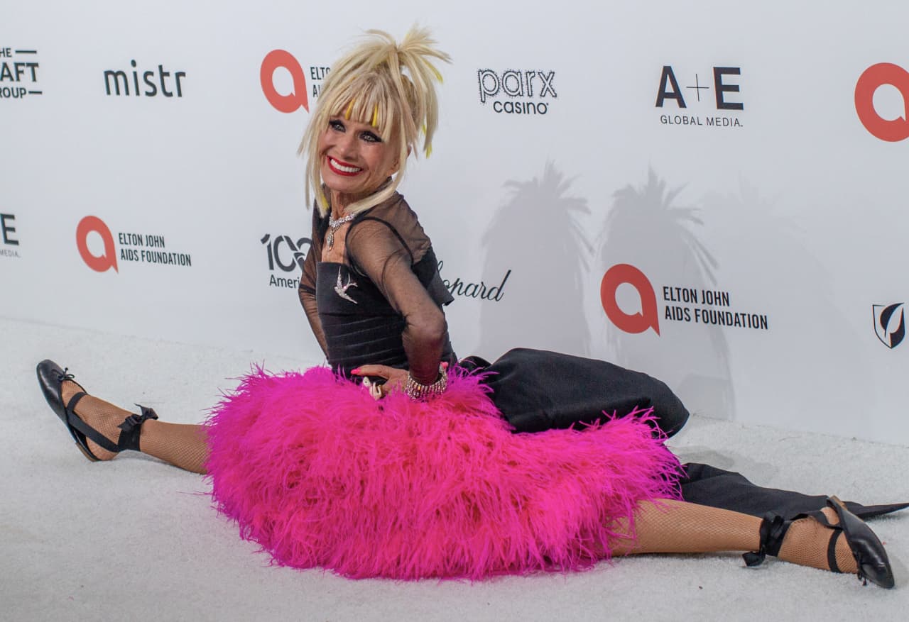 Designer Betsey Johnson takes $7 million SoCal home off the market — Boston Business news