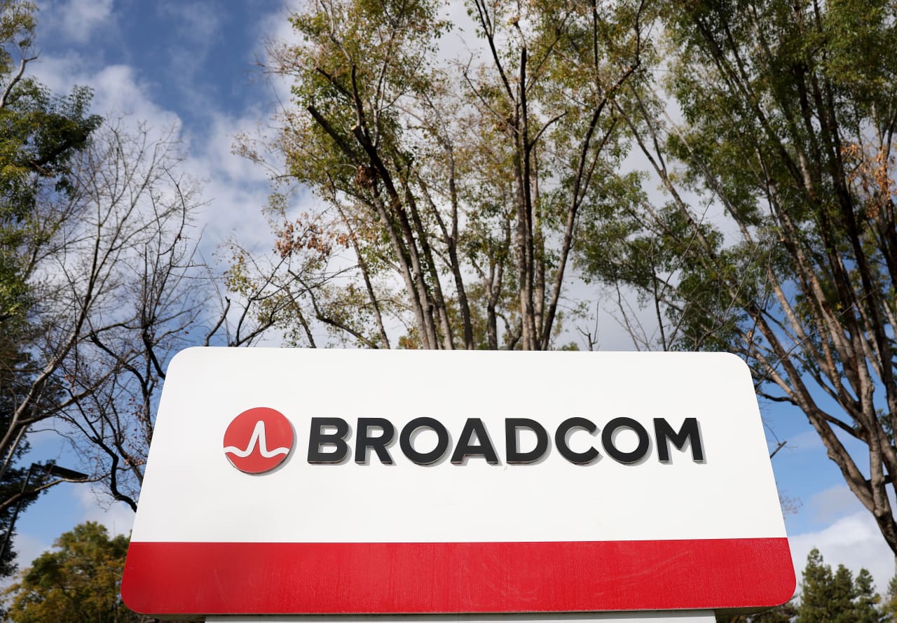 How Broadcom’s stock can surge and overcome ‘the biggest dislocation in the market’ — Boston Business news