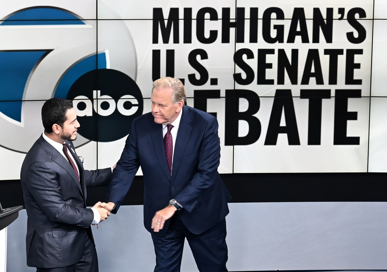 A bigger-than-expected win for Democrats in the midterms could deliver ‘short-lived weakness’ for stocks, strategists say — Boston Business news