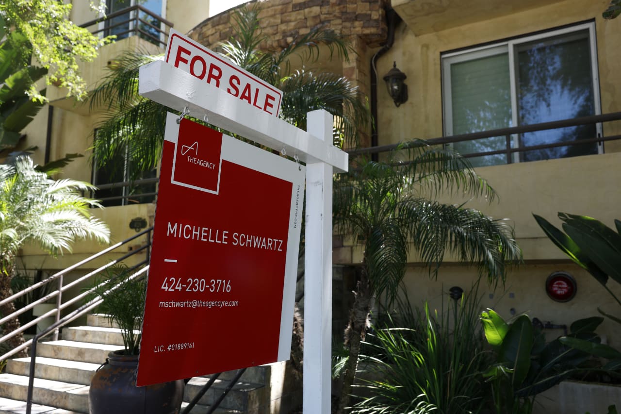 Pending home sales sink to 25-year low as buyers flee high mortgage rates — MarketWatch, Boston Real Estate news